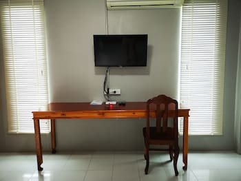siri guesthouse at suratthani