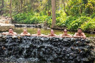 Mad Monkey Pai,Ban Thung Yao>>Pai,1 star