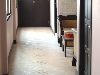 zip lounge and apartments