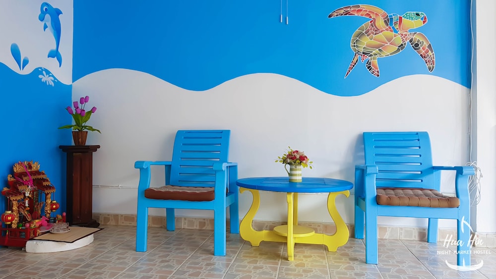 hua hin night market hostel