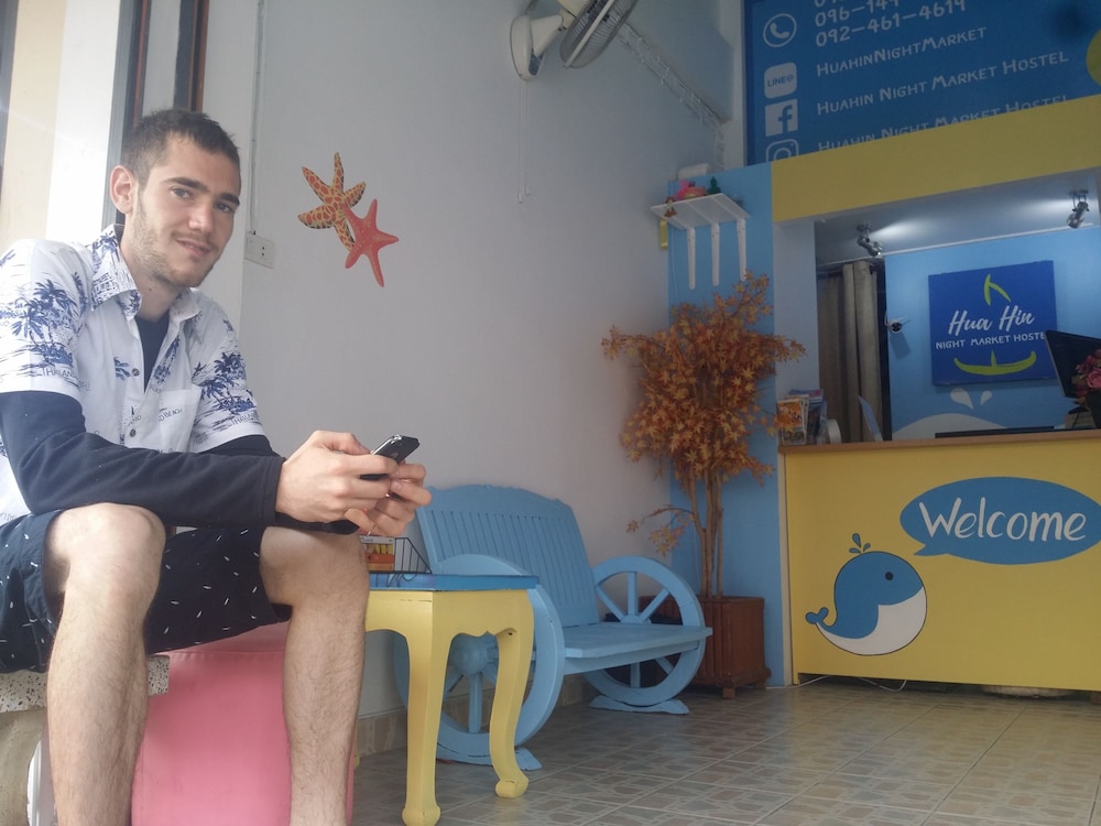 hua hin night market hostel