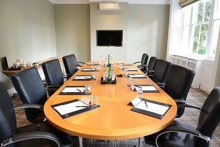 Oatlands Park Hotel,Surrey>>London,4 star