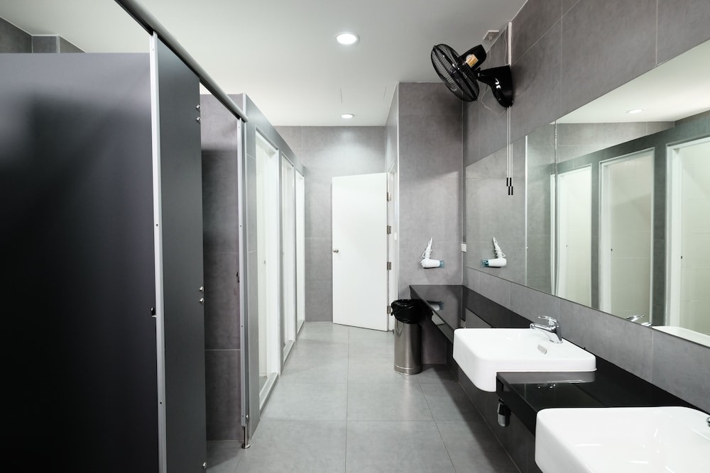 wayha hostel don mueang airport