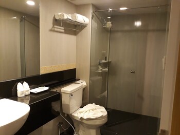 new square patong hotel