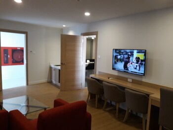 new square patong hotel