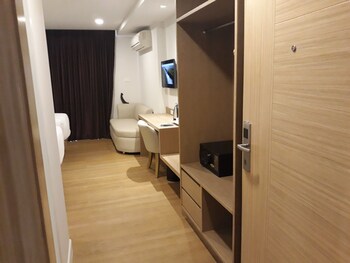 new square patong hotel