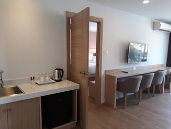 new square patong hotel