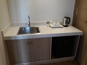 new square patong hotel