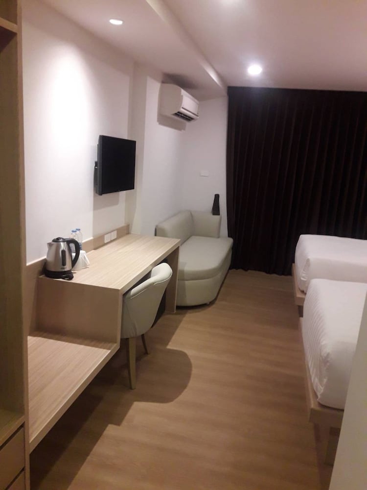 new square patong hotel