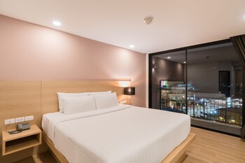 new square patong hotel