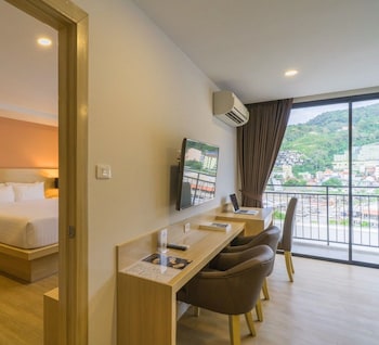 new square patong hotel