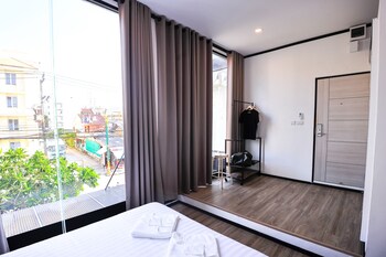 glur phuket patong beach