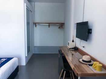 glur phuket patong beach