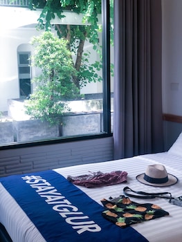 glur phuket patong beach