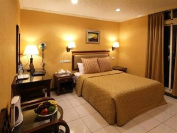 puti commercial hotel