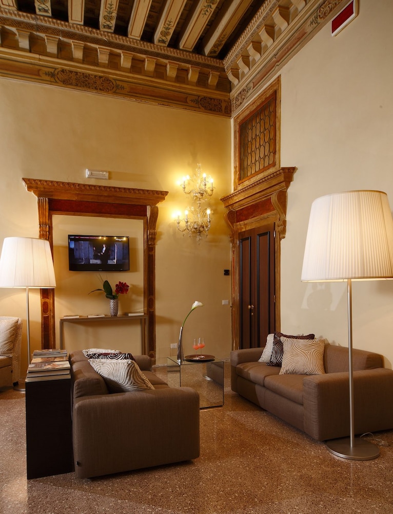 arcadia boutique hotel