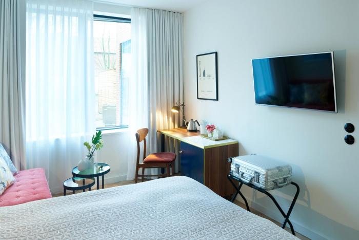 five rooms