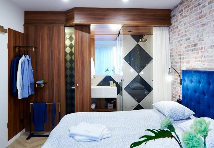 five rooms