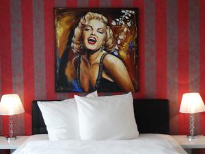 Hotel Stay,Essen>>Dusseldorf,3 star