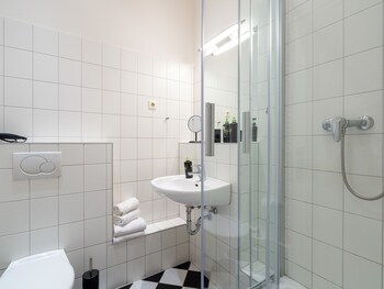 limehome berlin malmoer stra e