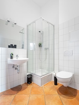 limehome berlin malmoer stra e