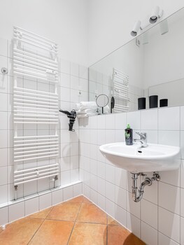 limehome berlin malmoer stra e