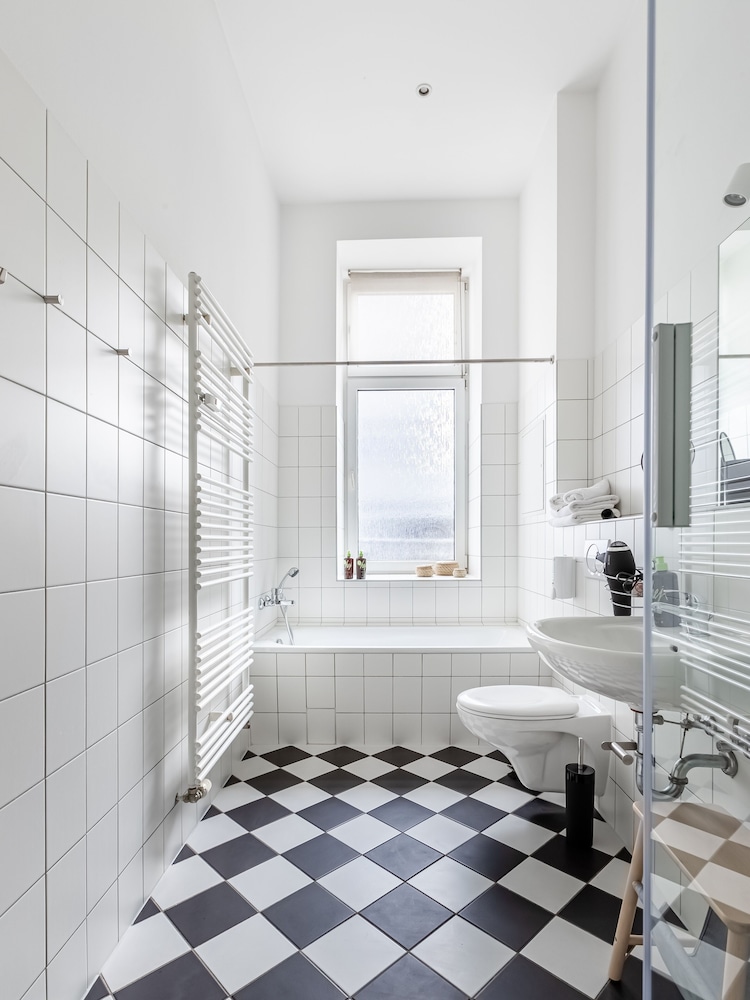 limehome berlin malmoer stra e