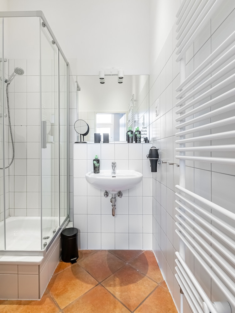 limehome berlin malmoer stra e