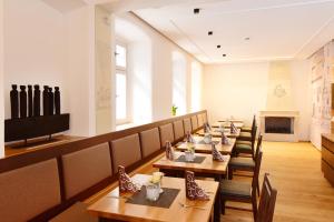 Alte Vogtei,Neuendettelsau>>Merkendorf,3 star