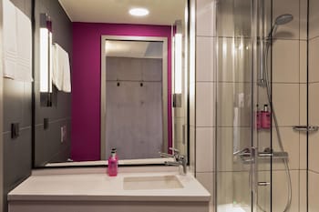 moxy stuttgart airport messe