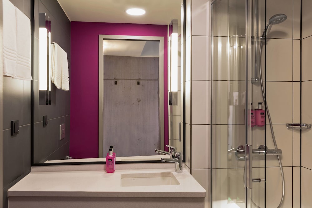 moxy stuttgart airport messe