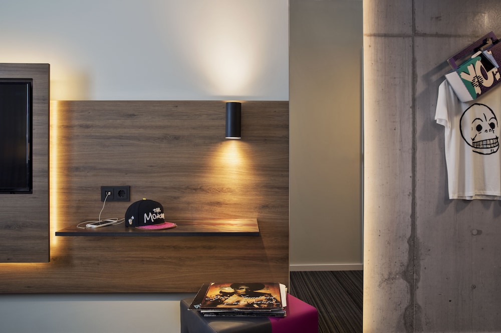 moxy stuttgart airport messe