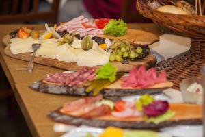 Hotel Berghof Wasserkuppe And Gästehaus Fuldaquelle,Gersfeld>>Fulda,3 star