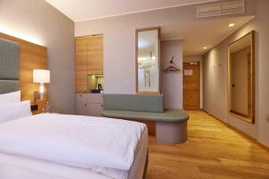 Hotel Rittergut Stoermede,Geseke>>Dusseldorf,5 star