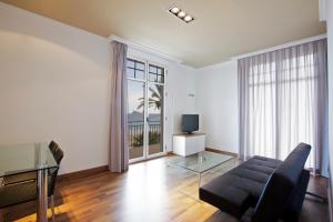 apartamentos senabre palais