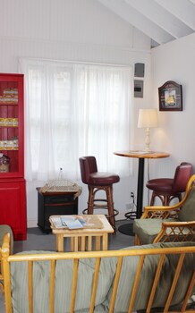 Red Horse Inn,Cape Cod>>Barnstable,3 star