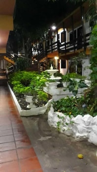 Hostal Residencial Leones De Castilla,Asunción>>Asuncion,3 star