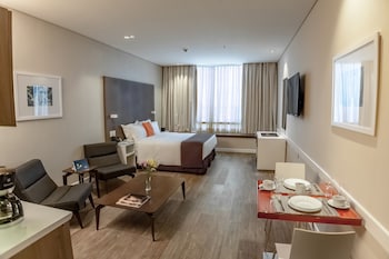 paseo la galeria hotel and suites