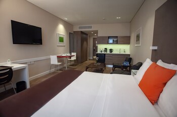 paseo la galeria hotel and suites