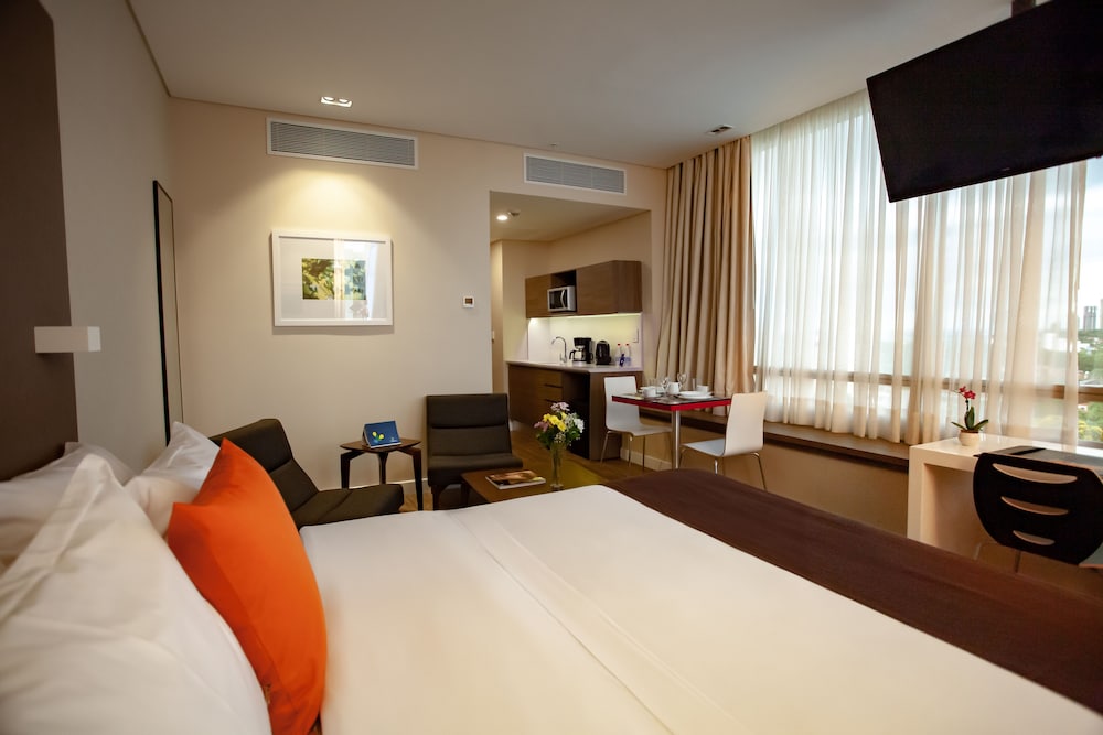 paseo la galeria hotel and suites