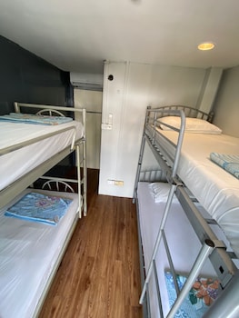 snooze inn dunlop street hostel