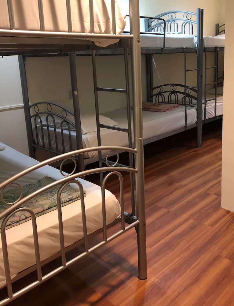 snooze inn dunlop street hostel