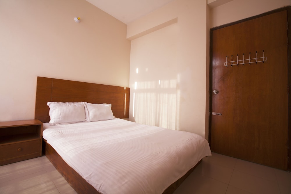 hotel bay marina