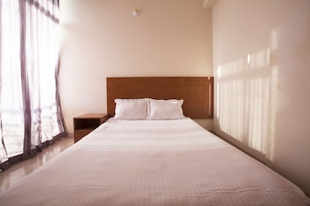 hotel bay marina
