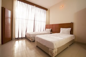 hotel bay marina