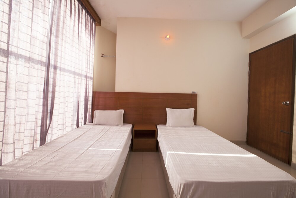hotel bay marina
