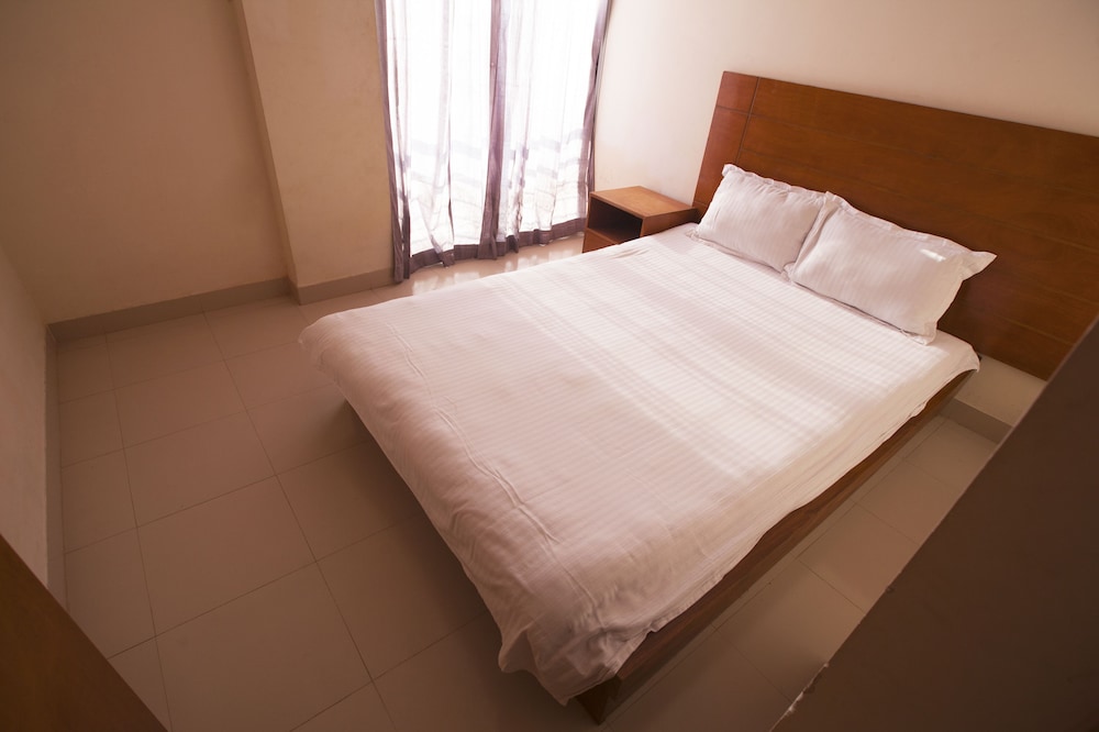 hotel bay marina