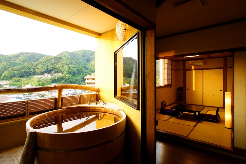 izu