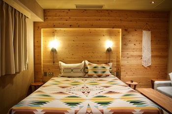 unwind hotel and bar sapporo