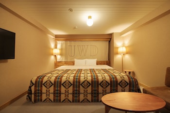 unwind hotel and bar sapporo